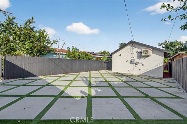 Detail Gallery Image 54 of 61 For 11113 1/2 S Budlong Ave, Los Angeles,  CA 90044 - – Beds | – Baths