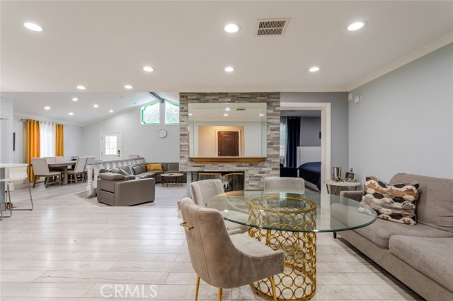 Detail Gallery Image 13 of 45 For 17242 Horace St, Granada Hills,  CA 91344 - 4 Beds | 4 Baths