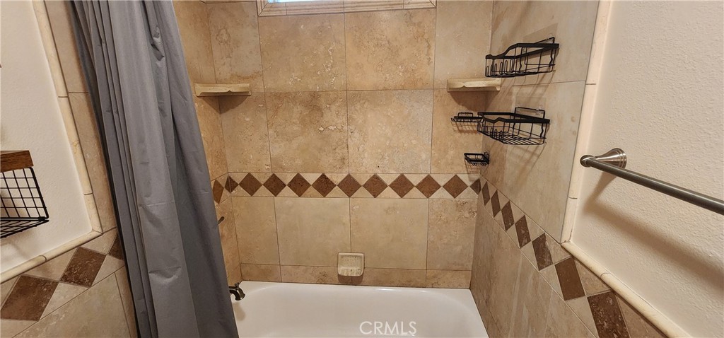 https://media.crmls.org/medias/279d96dc-e9c0-4393-a980-f9bd13433cb3.jpg?preset=X-Large