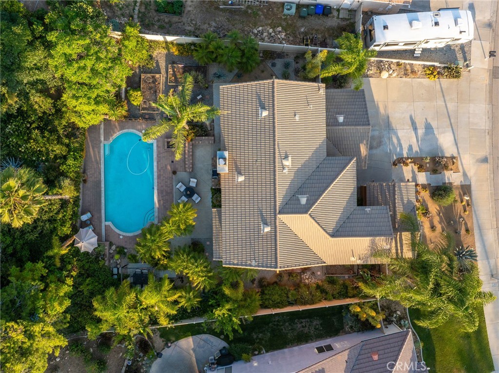 https://media.crmls.org/medias/279da003-3f71-49eb-a42d-bd47b502f78b.jpg?preset=X-Large