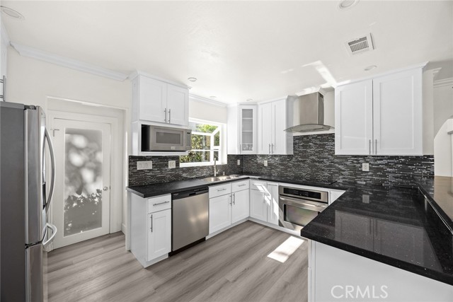 647 W Montecito