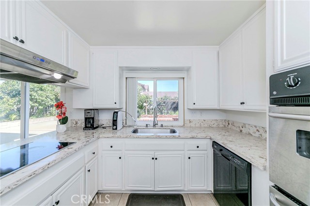 2401 El Portal Way, Oxnard CA: https://media.crmls.org/medias/279e0f22-3254-4d42-b50c-fd3ccd57eb5e.jpg