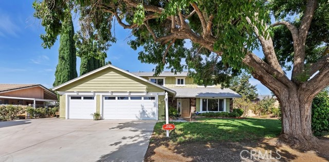 Detail Gallery Image 2 of 26 For 5829 Aurora Ave, Jurupa Valley,  CA 91752 - 4 Beds | 2/1 Baths