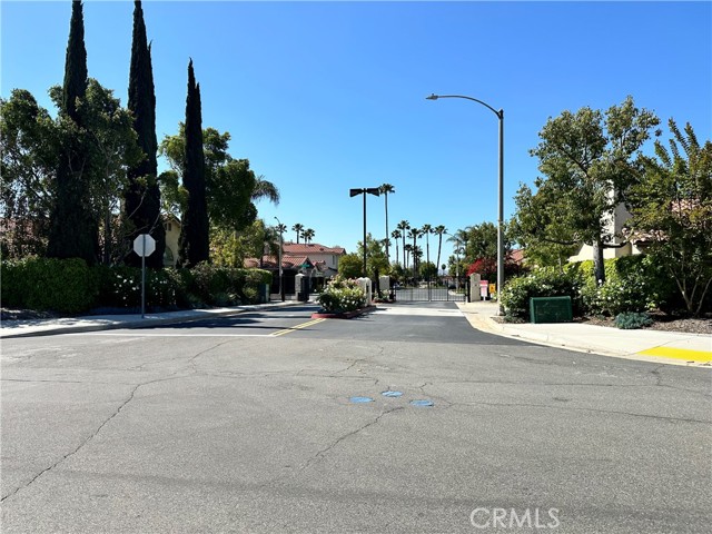 Detail Gallery Image 3 of 15 For 7352 Bangor Ln, Riverside,  CA 92506 - 3 Beds | 2 Baths