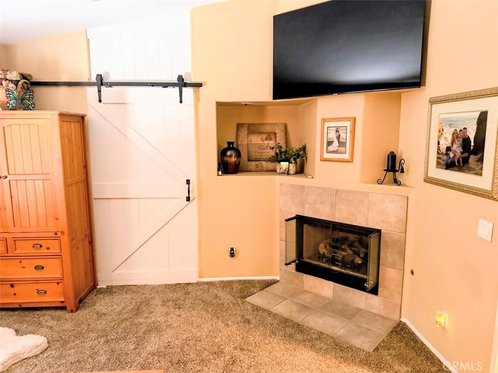https://media.crmls.org/medias/27a1ec29-3e12-456f-8907-971713763aaf.jpg?preset=X-Large