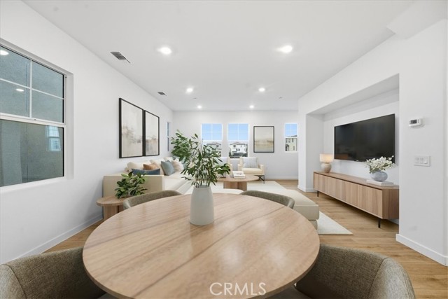 Detail Gallery Image 6 of 28 For 2520 Bombay St, South El Monte,  CA 91733 - 4 Beds | 3/1 Baths