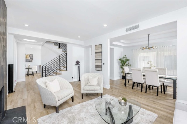5923 Etiwanda Avenue, Tarzana CA: https://media.crmls.org/medias/27a25565-3ff8-4185-80c2-78dc34568c7b.jpg