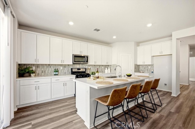 Detail Gallery Image 13 of 52 For 9731 Lasorda Ct, Riverside,  CA 92503 - 4 Beds | 3 Baths