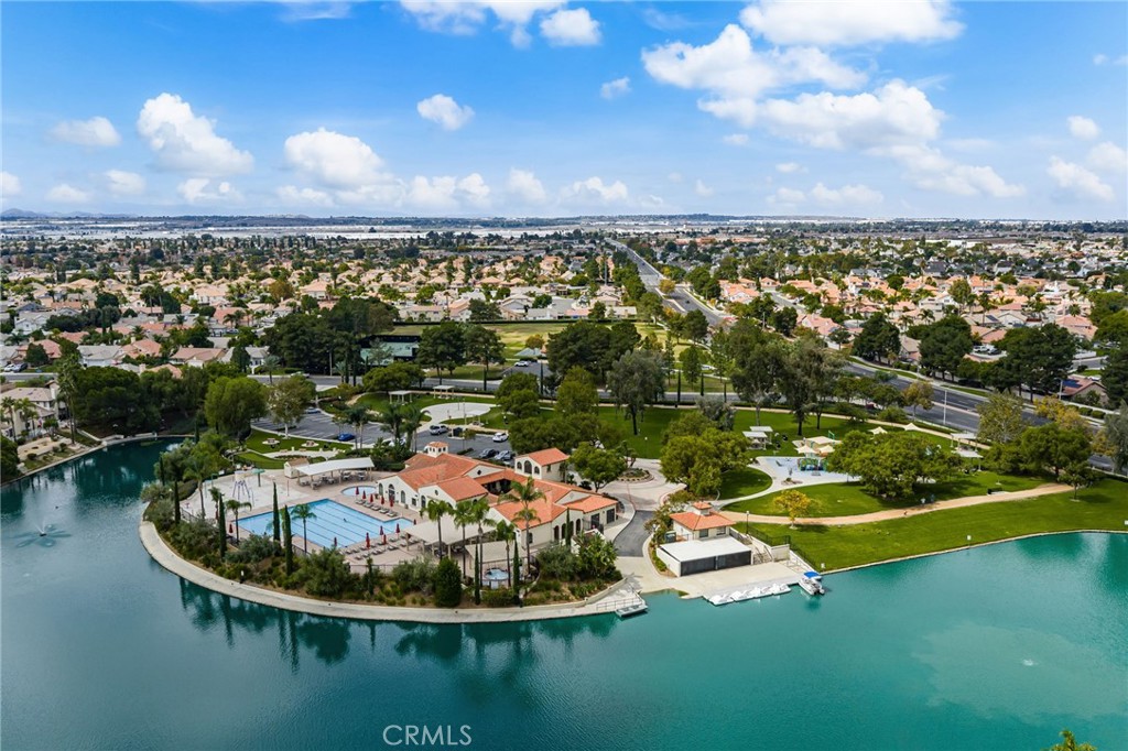 https://media.crmls.org/medias/27a31bba-a162-4176-ae10-eb6b88f88f2d.jpg?preset=X-Large