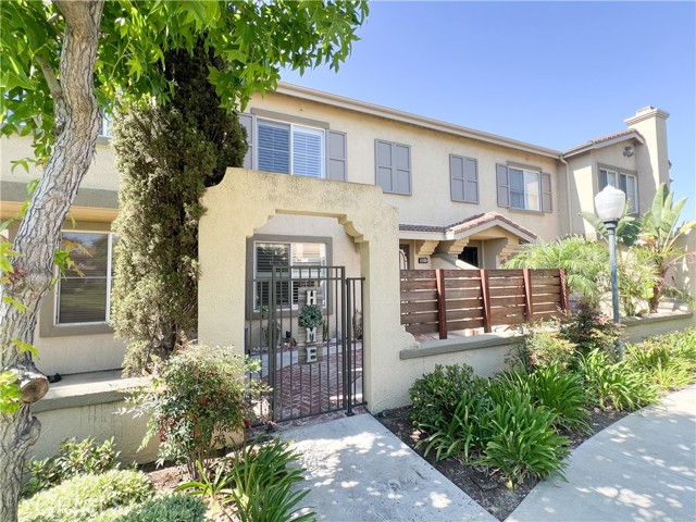 Detail Gallery Image 2 of 28 For 3321 E Penzance Ln #C,  Orange,  CA 92869 - 3 Beds | 2/1 Baths