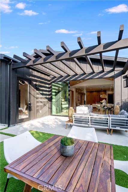Detail Gallery Image 34 of 55 For 5323 Allott Ave, Sherman Oaks,  CA 91401 - 4 Beds | 4/1 Baths