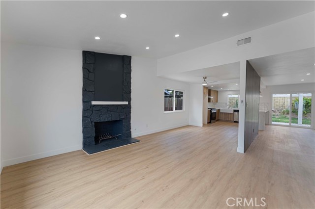 Detail Gallery Image 5 of 36 For 1046 Eclipse Ct, Ontario,  CA 91762 - 4 Beds | 2 Baths