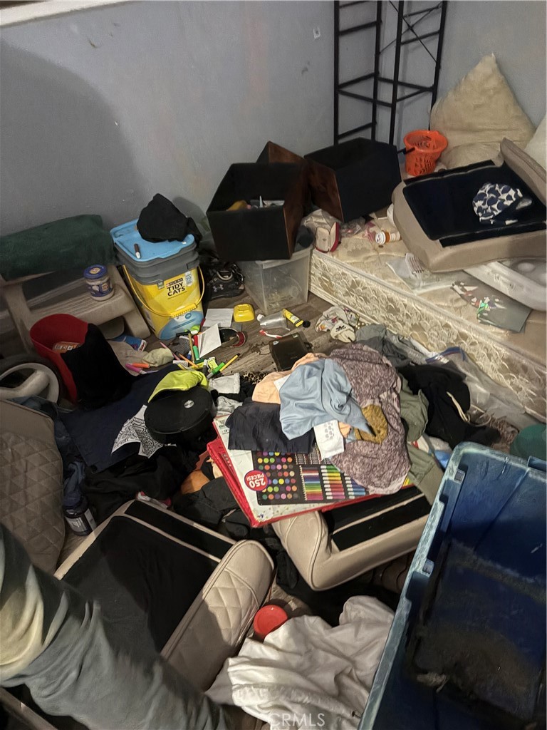 https://media.crmls.org/medias/27a597dd-6a53-4ffd-8cce-9e3b0daa6c07.jpg?preset=X-Large