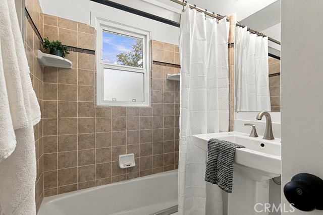 10623 Gothic Avenue photo 11
