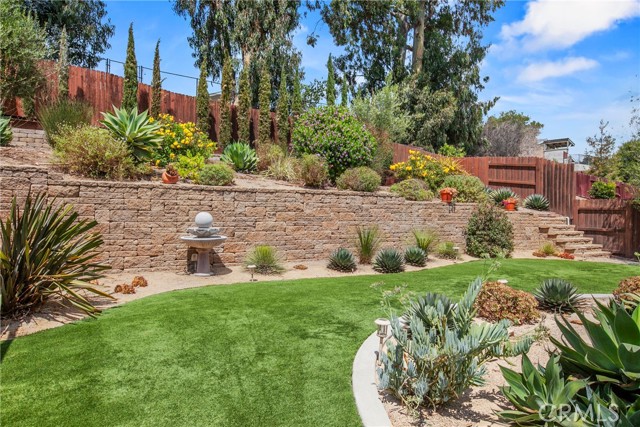 1283 Hollysprings Lane, Santa Maria CA: https://media.crmls.org/medias/27a5f499-9369-4471-976a-3c3eb96e1a9c.jpg