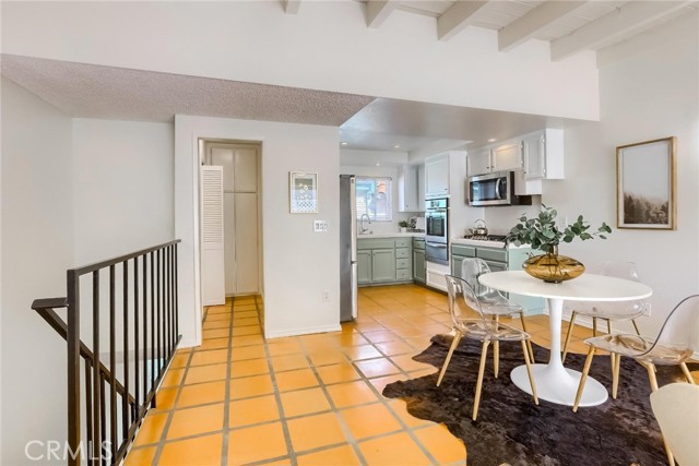 2217 Curtis Avenue, Redondo Beach, California 90278, 2 Bedrooms Bedrooms, ,1 BathroomBathrooms,Residential,Sold,Curtis,SB22069328