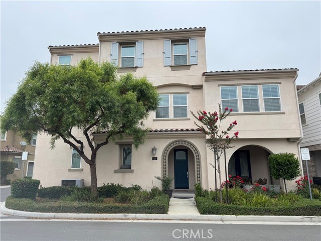 526 W Tribella Court, Santa Ana CA: https://media.crmls.org/medias/27a6ac50-f5c4-4437-b95b-f1078f6f845d.jpg