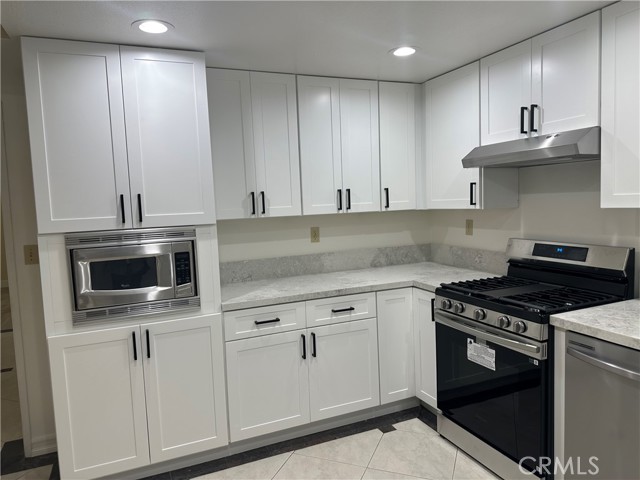 Detail Gallery Image 10 of 20 For 2124 Wildwood Ct, Fullerton,  CA 92831 - 3 Beds | 2 Baths