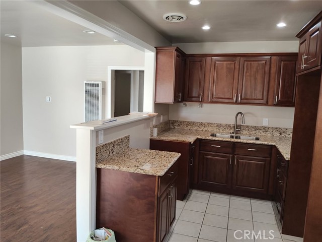 Detail Gallery Image 5 of 11 For 9833 Walnut, Bellflower,  CA 90706 - – Beds | – Baths