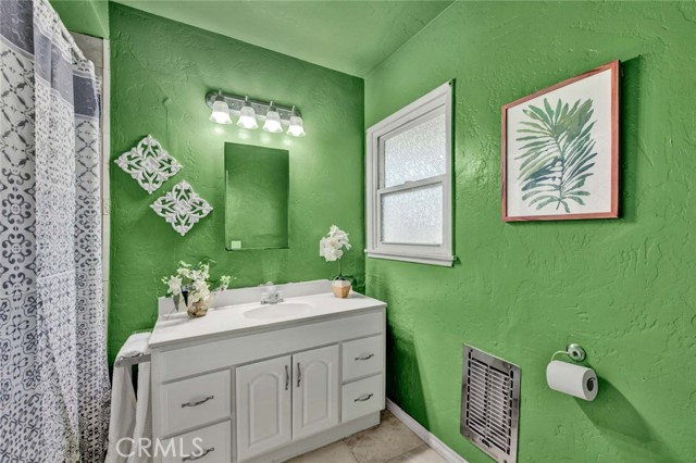 Detail Gallery Image 23 of 49 For 1332 E Kenwood Ave, Anaheim,  CA 92805 - 3 Beds | 2 Baths