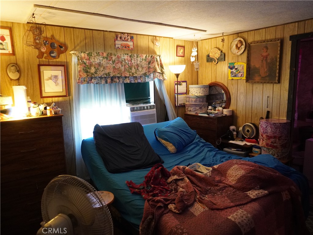 https://media.crmls.org/medias/27a960d4-7e2a-4f39-a763-97f3e198445f.jpg?preset=X-Large
