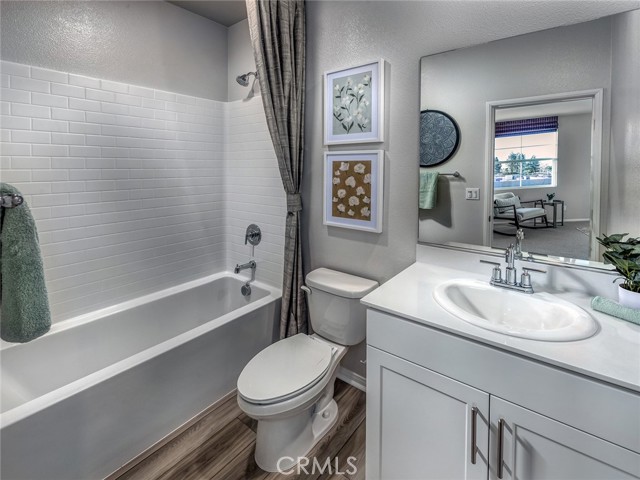 Detail Gallery Image 10 of 20 For 2074 Bergamot St, Redlands,  CA 92374 - 3 Beds | 2/1 Baths