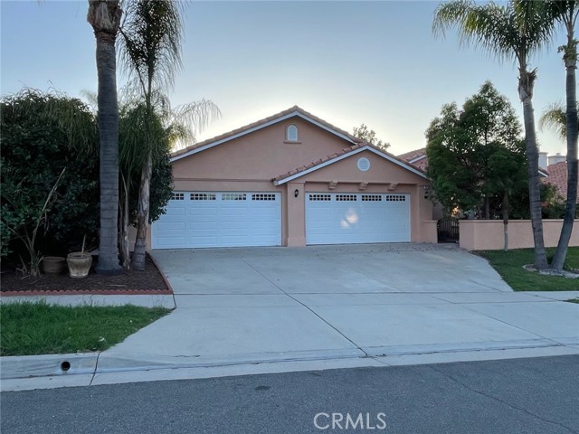 Detail Gallery Image 2 of 25 For 2830 Taylor Ave, Corona,  CA 92882 - 4 Beds | 2 Baths