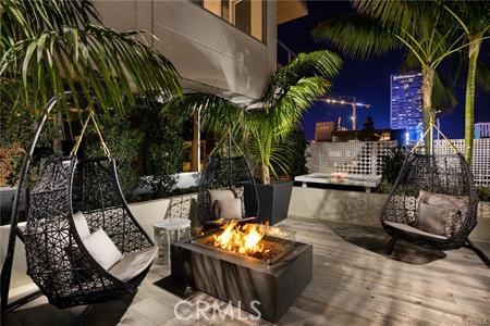 1050 S Grand Avenue, Los Angeles CA: https://media.crmls.org/medias/27aa77bd-a367-48a3-9589-4d7799579bd9.jpg