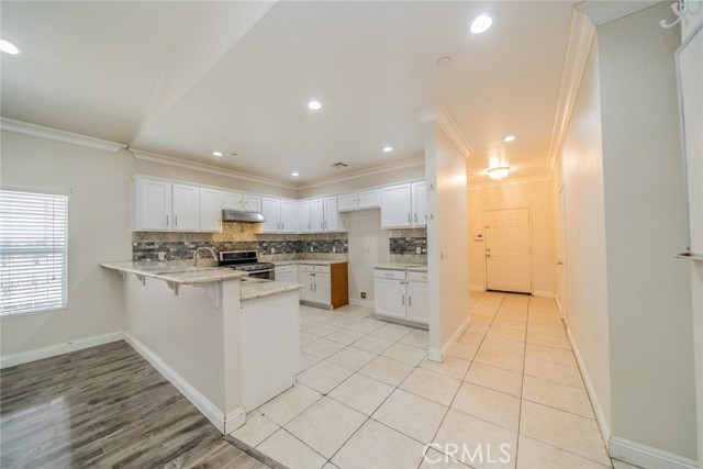 7404 Marshall Court, Highland CA: https://media.crmls.org/medias/27aac0d0-9ad1-4558-a66f-7ff1aeb27e59.jpg