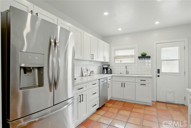 2200 Pine Avenue, Long Beach CA: https://media.crmls.org/medias/27aae32f-2360-48fc-8628-cf0f70b04566.jpg