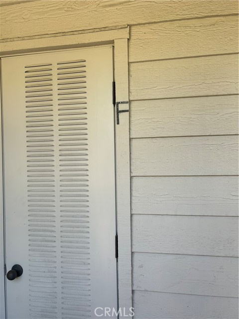 10591 Lakeside S Drive, Garden Grove CA: https://media.crmls.org/medias/27ac1546-ca84-4b76-972c-8f3c2c2e9e69.jpg