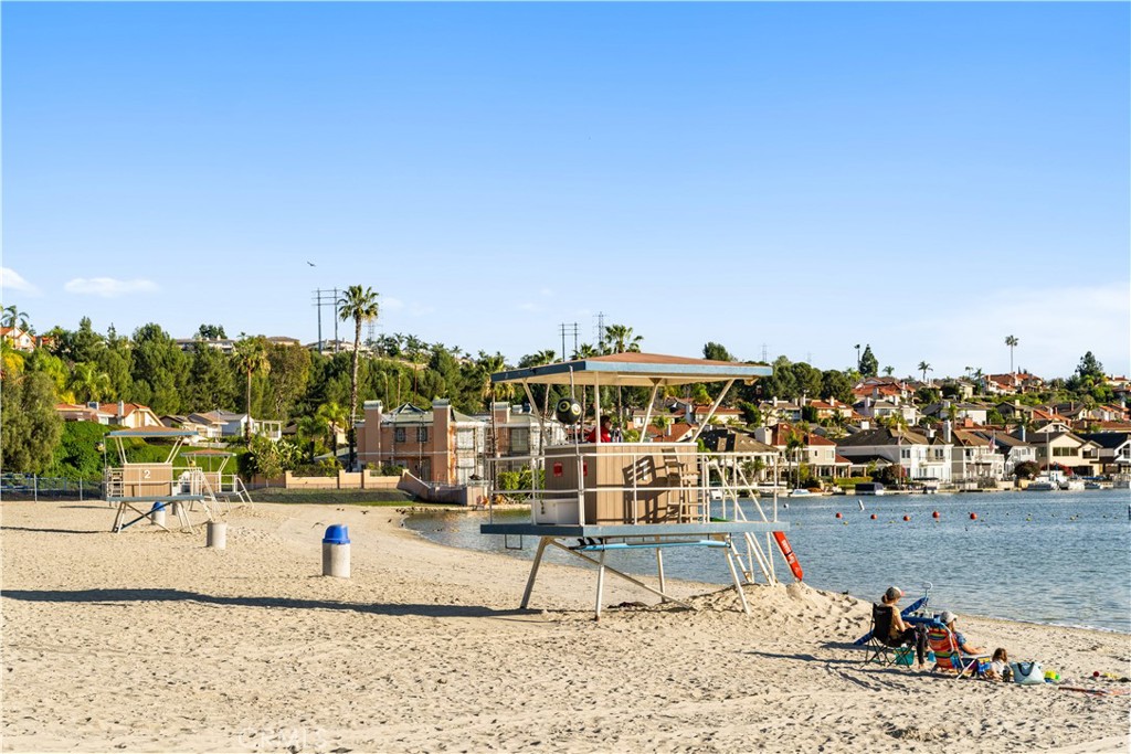 https://media.crmls.org/medias/27aca8f6-2c41-43b1-9cb4-940d956de8d9.jpg?preset=X-Large
