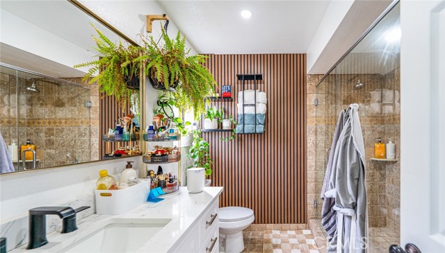 Detail Gallery Image 15 of 50 For 365 W Alameda Ave #203,  Burbank,  CA 91506 - 3 Beds | 2 Baths