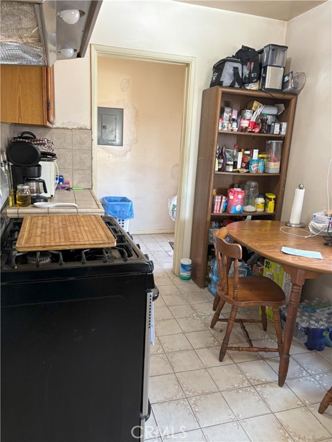 9525 Dearborn Avenue, South Gate, California 90280, 2 Bedrooms Bedrooms, ,1 BathroomBathrooms,Residential,For Sale,9525 Dearborn Avenue,CRDW25161097