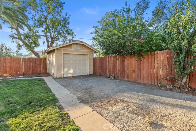 Detail Gallery Image 35 of 47 For 4473 Main, Riverside,  CA 92501 - 3 Beds | 1/1 Baths