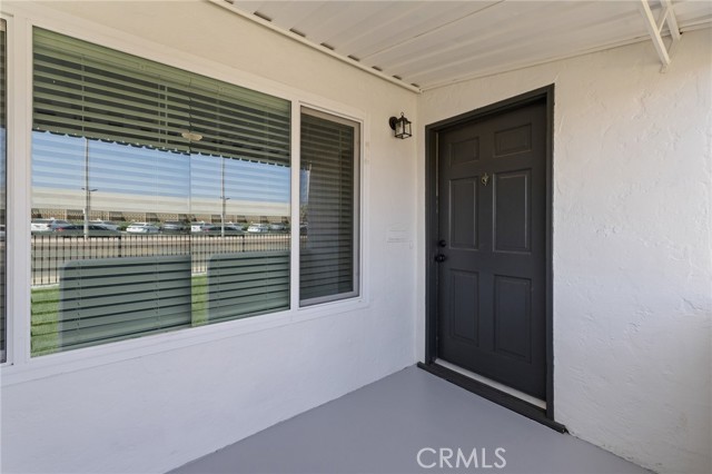 211 E Grangeville Boulevard, Hanford CA: https://media.crmls.org/medias/27afb518-7279-4dde-8e0e-ae767f6b84a7.jpg