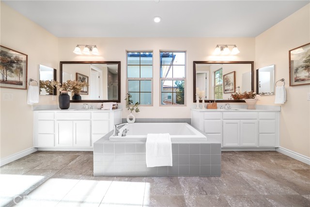 Detail Gallery Image 13 of 36 For 60 Sherwood, Irvine,  CA 92620 - 5 Beds | 6/1 Baths