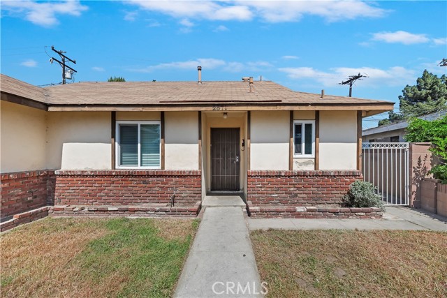 Detail Gallery Image 3 of 30 For 2871 E Tyler, Long Beach,  CA 90810 - 3 Beds | 2 Baths