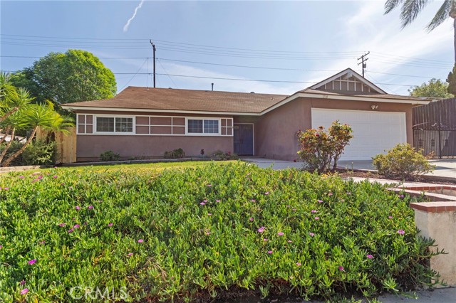 Detail Gallery Image 4 of 59 For 1736 Outpost Dr, Corona,  CA 92882 - 4 Beds | 2 Baths