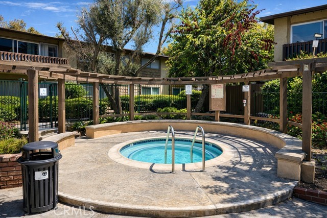 Detail Gallery Image 8 of 11 For 3050 S Bristol St #53,  Santa Ana,  CA 92704 - 1 Beds | 1 Baths