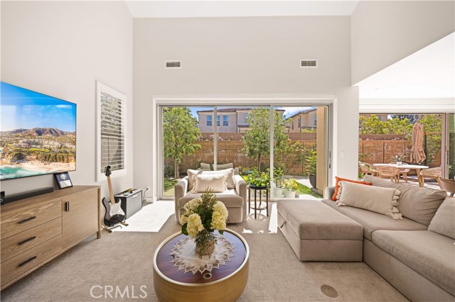 Detail Gallery Image 12 of 73 For 60 Rotunda, Irvine,  CA 92620 - 4 Beds | 3/1 Baths