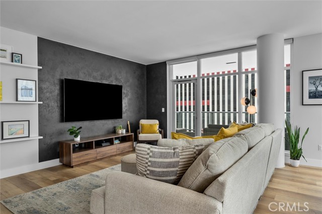 400 W Ocean Boulevard, Long Beach CA: https://media.crmls.org/medias/27b271ea-f7b2-4ce8-a111-3369de5a58f0.jpg