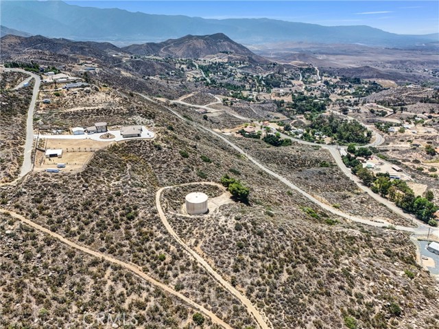 0 Onaknoll Drive, Perris CA: https://media.crmls.org/medias/27b27663-8ca5-4bc5-a39b-341345aeb88b.jpg