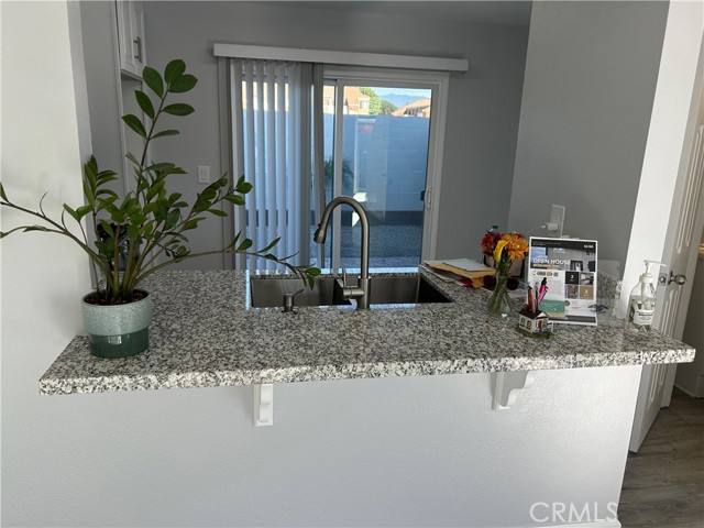 Detail Gallery Image 4 of 14 For 1678 W Bonnie View, Rialto,  CA 92376 - 2 Beds | 2 Baths