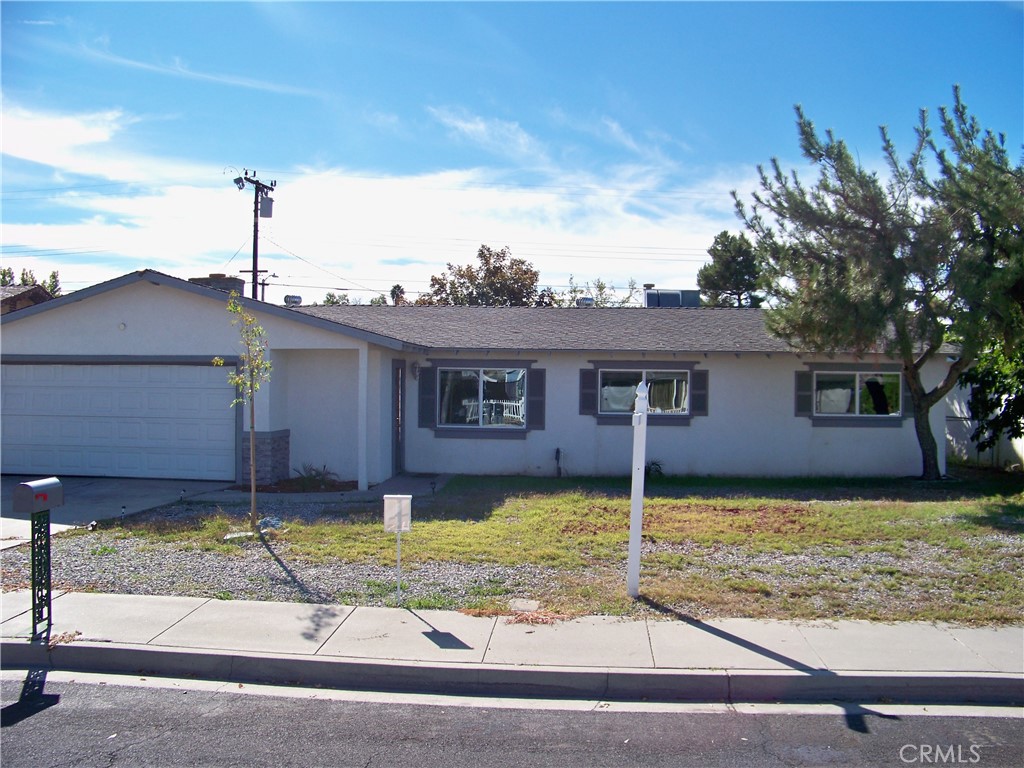 599 E Wright Street, Hemet, CA 92543