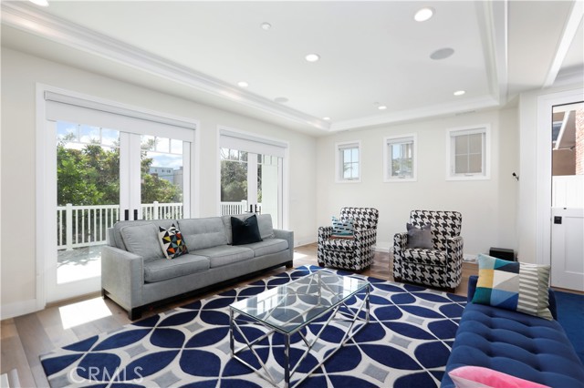 613 Iris Avenue, Corona del Mar CA: https://media.crmls.org/medias/27b390e4-6acd-4799-97dd-5499a18886fa.jpg