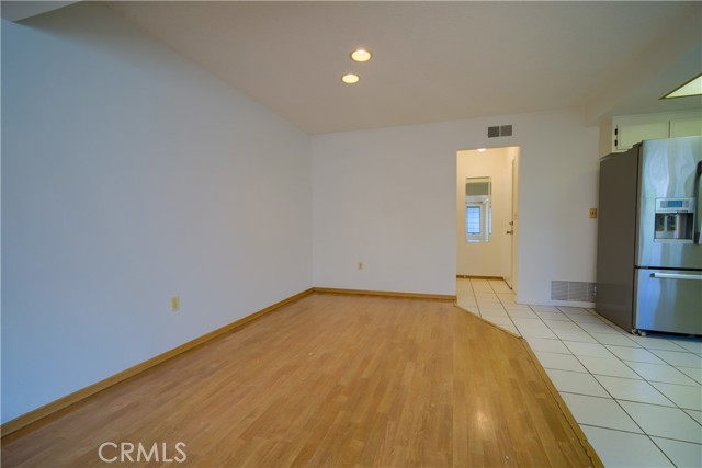 Detail Gallery Image 11 of 20 For 2005 W West Wind, Santa Ana,  CA 92704 - 2 Beds | 2 Baths