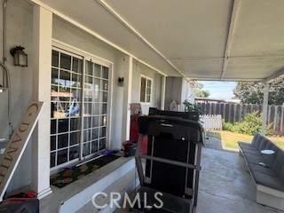https://media.crmls.org/medias/27b525ed-c394-4cd9-aeb3-bb097cad4062.jpg?preset=X-Large