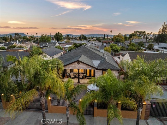 Detail Gallery Image 3 of 70 For 11942 Arminta Street, North Hollywood,  CA 91605 - 3 Beds | 2/1 Baths