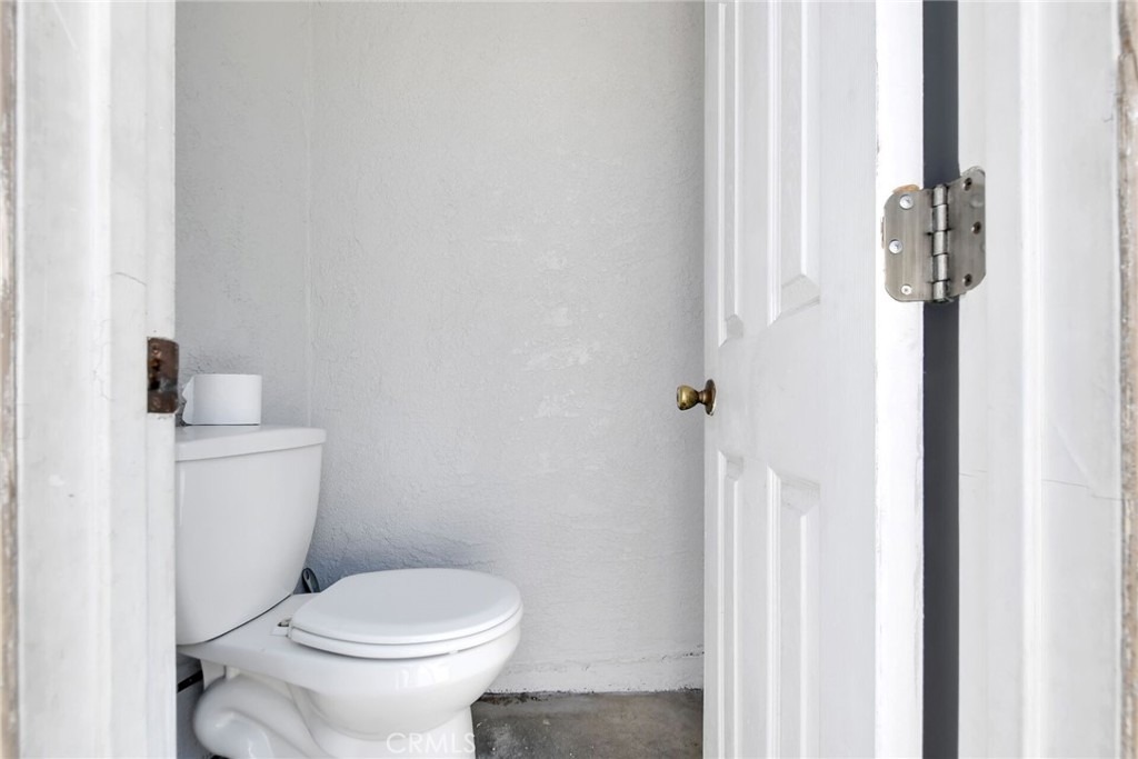 https://media.crmls.org/medias/27b578b7-6609-4112-87a6-f6ae09d2d546.jpg?preset=X-Large